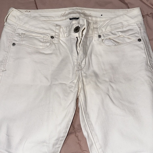 American Eagle Women’s White Jeans - Picture 4 of 8